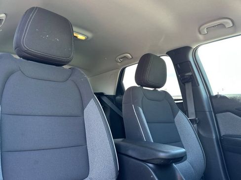 Used 2025 Chevrolet TrailBlazer LT AWD/4WD image 17