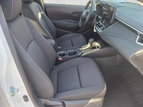 Used 2025 Toyota Corolla LE image 20