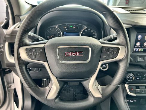 Used 2024 GMC Terrain SLE image 11