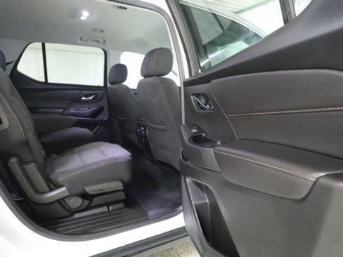 Used 2020 Chevrolet Traverse LT FWD image 11