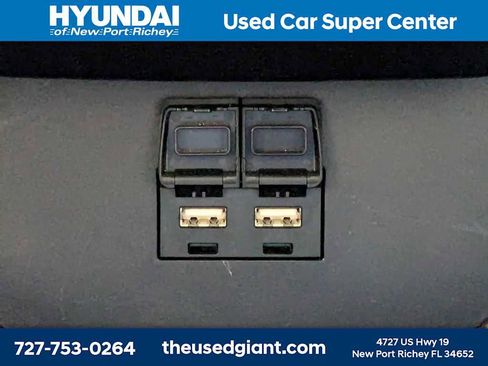 Used 2020 Toyota Highlander XLE FWD image 20