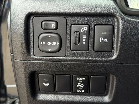 Used 2018 Toyota 4Runner Limited image 25