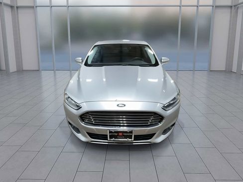 Used 2015 Ford Fusion SE image 3
