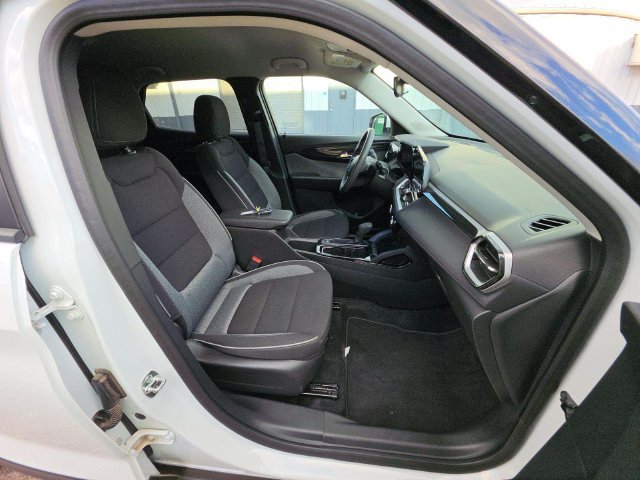 Used 2026 Chevrolet TrailBlazer LT AWD/4WD image 8