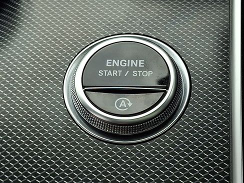 Used 2024 Mercedes-Benz C 300 4MATIC Sedan image 22