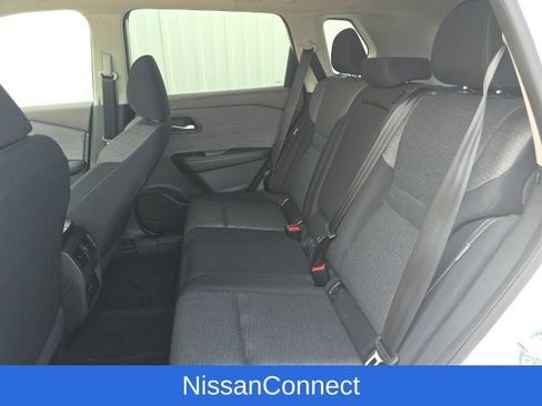 Used 2023 Nissan Rogue SV AWD/4WD image 10