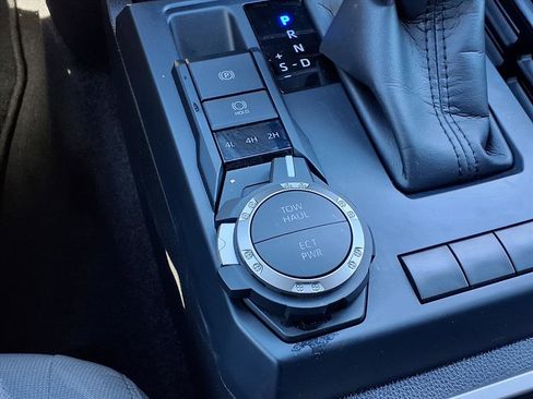 Certified 2025 Toyota Tacoma SR5 image 17