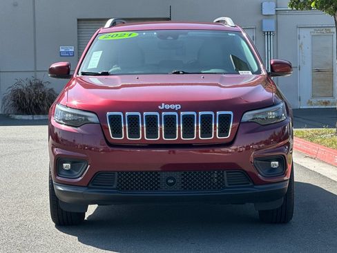 Used 2021 Jeep Cherokee Latitude Plus AWD/4WD image 9