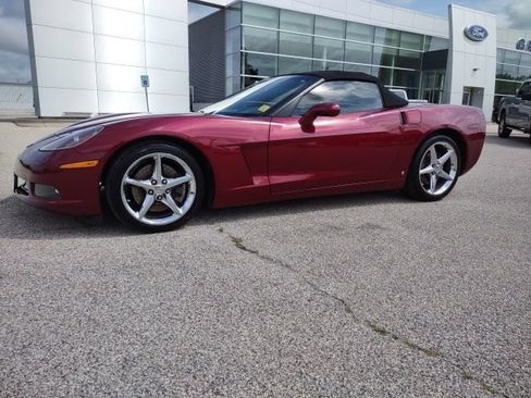 Used 2006 Chevrolet Corvette Convertible w/ Preferred Equipment Group RWD image 3