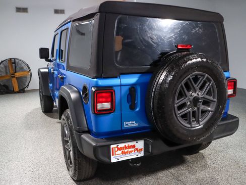 Used 2024 Jeep Wrangler Unlimited Sport image 9