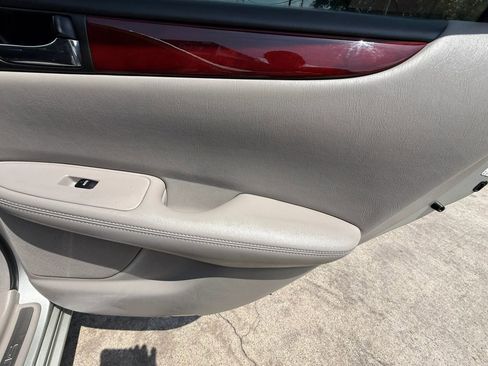 Used 2004 Lexus ES 330 FWD image 21