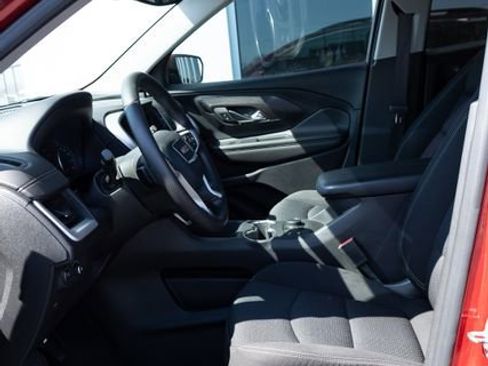 Used 2023 GMC Terrain SLE w/ Driver Convenience Package image 17