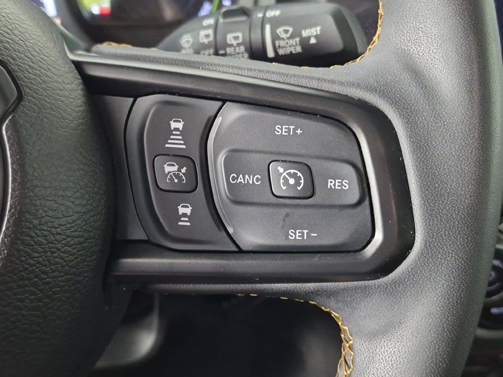 Used 2024 Jeep Wrangler Unlimited w/ Convenience Group AWD/4WD image 17