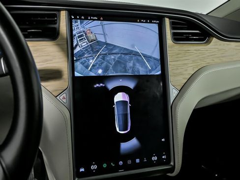 Used 2018 Tesla Model X 75D image 29