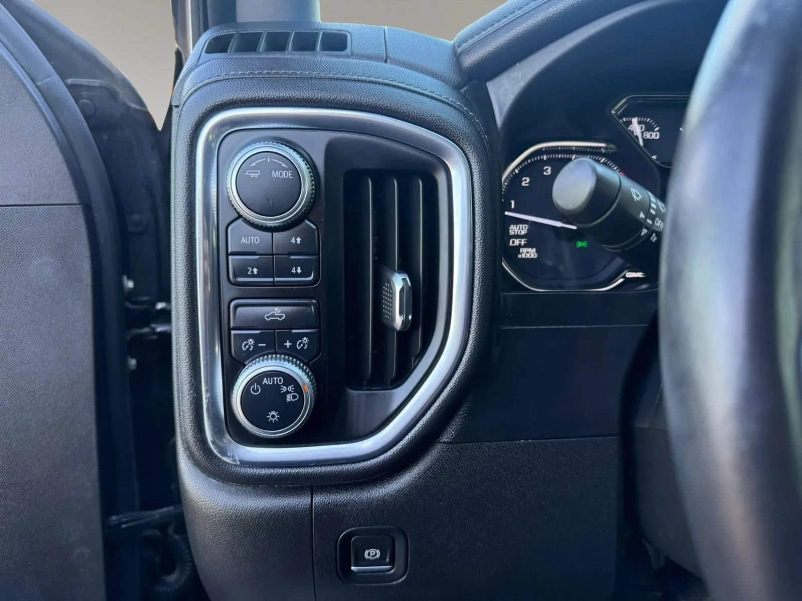 Used 2020 GMC Sierra 1500 SLE w/ SLE Convenience Package AWD/4WD image 16