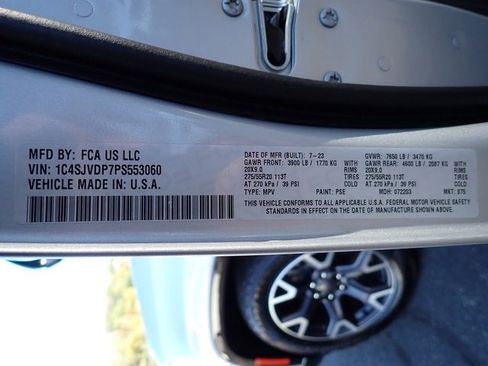 Used 2023 Jeep Wagoneer Series III w/ Preferred Equipment Group image 21