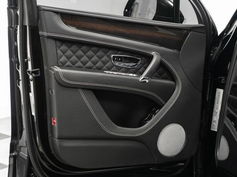Used 2020 Bentley Bentayga Speed image 34