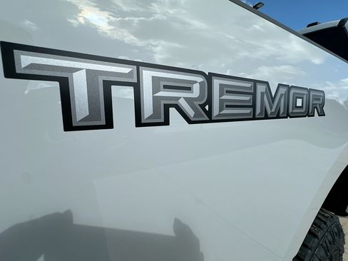 New 2026 Ford F250 Lariat w/ Tremor Off-Road Package AWD/4WD image 24
