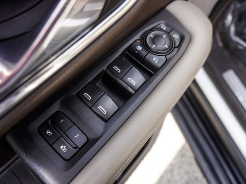 Used 2021 GMC Yukon SLT w/ SLT Luxury Plus Package RWD image 17