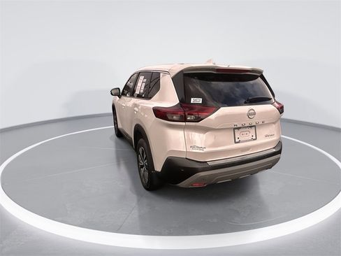Used 2023 Nissan Rogue SV image 6