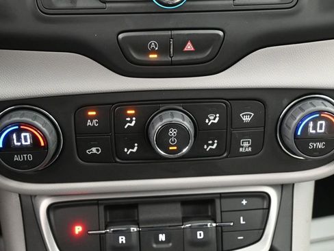 Used 2023 GMC Terrain SLE w/ Driver Convenience Package FWD image 15