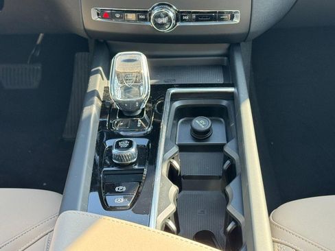 New 2026 Volvo XC60 B5 Plus w/ Climate Package image 9