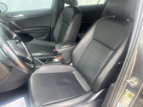 Used 2020 Volkswagen Tiguan SE R-Line FWD image 29