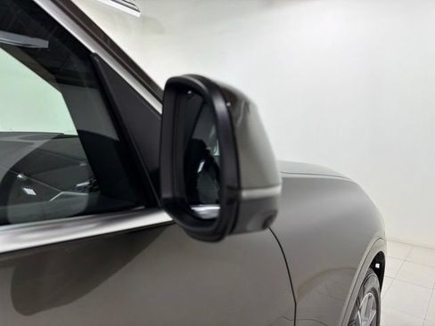 Used 2024 BMW X7 xDrive40i w/ Parking Assistance Package AWD/4WD image 40