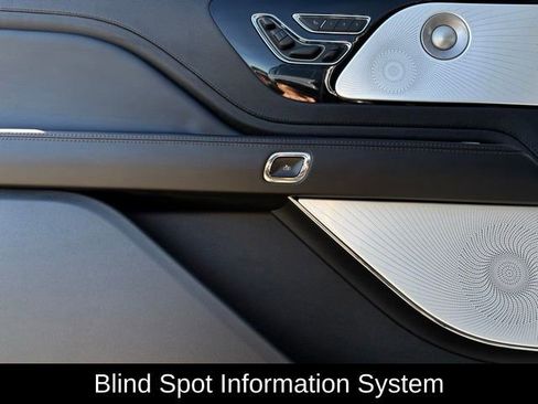 Used 2023 Lincoln Aviator Reserve w/ Equipment Group 201A image 13