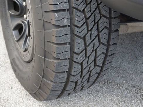 Used 2017 Ford F150 Raptor w/ Equipment Group 802A Luxury AWD/4WD image 32