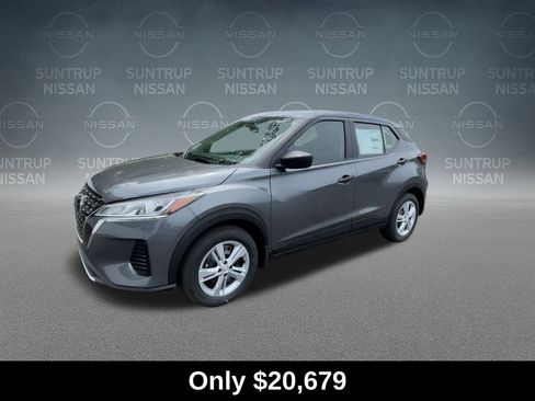 Used 2025 Nissan Kicks Play S image 4