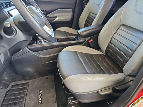 Used 2021 Nissan Kicks SR w/ SR Premium Package FWD image 19