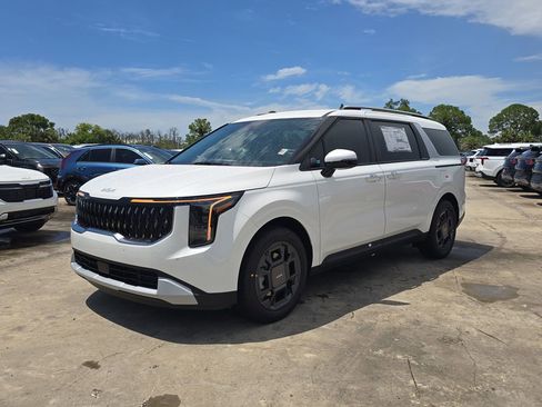 New 2026 Kia Carnival EX FWD image 4