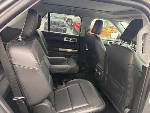 Used 2021 Ford Explorer XLT w/ Equipment Group 202A image 42