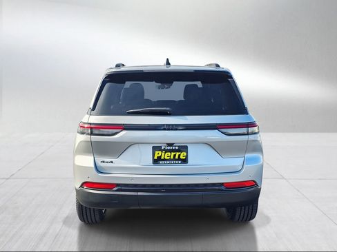 New 2025 Jeep Grand Cherokee Altitude image 5