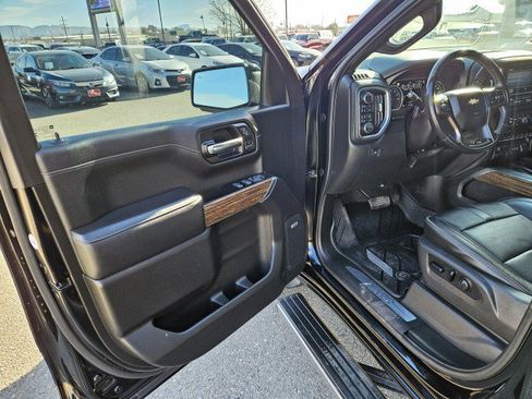 Used 2019 Chevrolet Silverado 1500 High Country w/ High Country Premium Package image 8