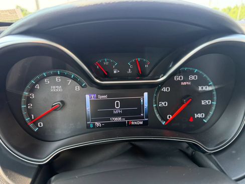 Used 2017 Chevrolet Impala Premier w/ Enhanced Convenience Package FWD image 10