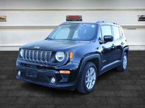 Used 2019 Jeep Renegade Latitude w/ Popular Equipment Group image 3