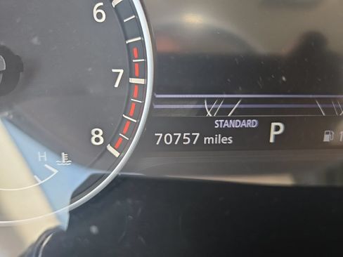 Used 2022 Nissan Pathfinder SL FWD image 14