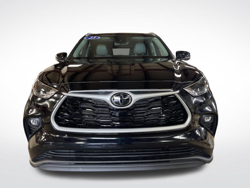 Used 2023 Toyota Highlander XLE AWD/4WD image 8