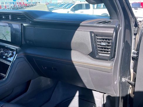 Used 2024 GMC Sierra 1500 AT4 w/ AT4 Premium Package image 17