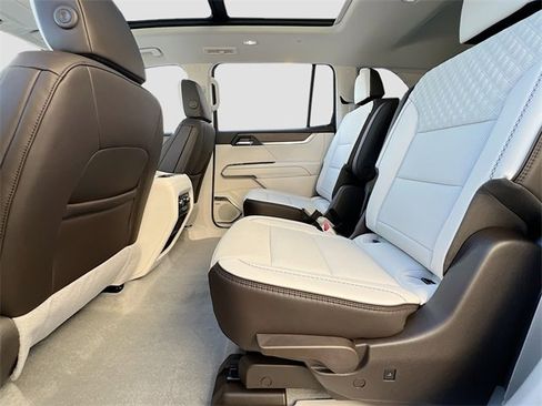 New 2026 GMC Acadia Denali w/ Super Cruise Package image 17