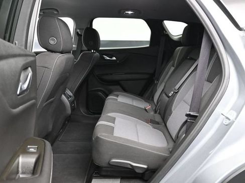 Used 2025 Chevrolet Blazer LT FWD image 20
