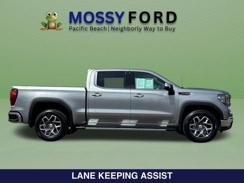 Used 2023 GMC Sierra 1500 SLT w/ SLT Premium Plus Package AWD/4WD image 4