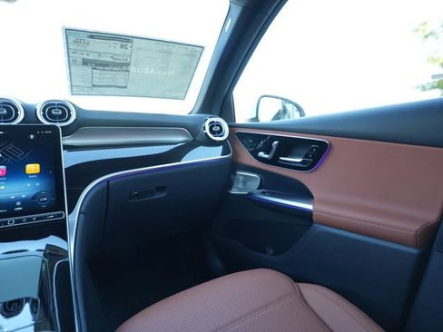 Used 2026 Mercedes-Benz GLC 300 4MATIC image 21