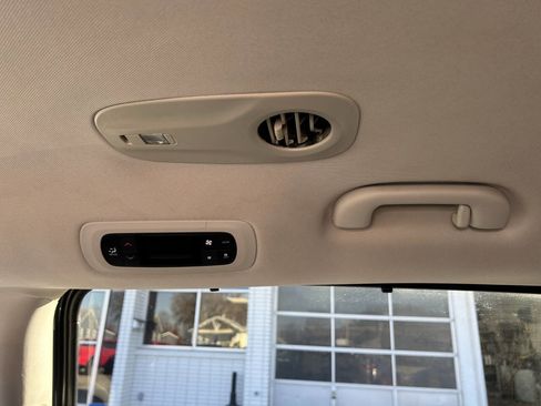 Used 2020 Chrysler Pacifica Touring-L image 22