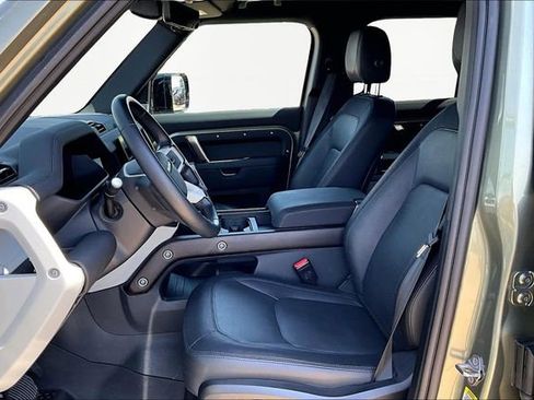Used 2024 Land Rover Defender 130 X-Dynamic SE AWD/4WD image 27
