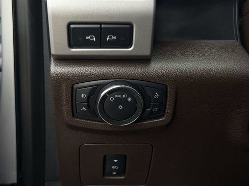Used 2016 Ford F150 King Ranch w/ Equipment Group 601A Luxury AWD/4WD image 23