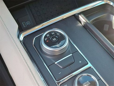 Used 2024 Ford Expedition Platinum image 15