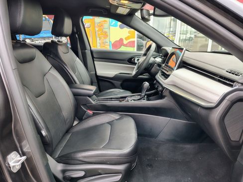 Used 2023 Jeep Compass Limited image 14